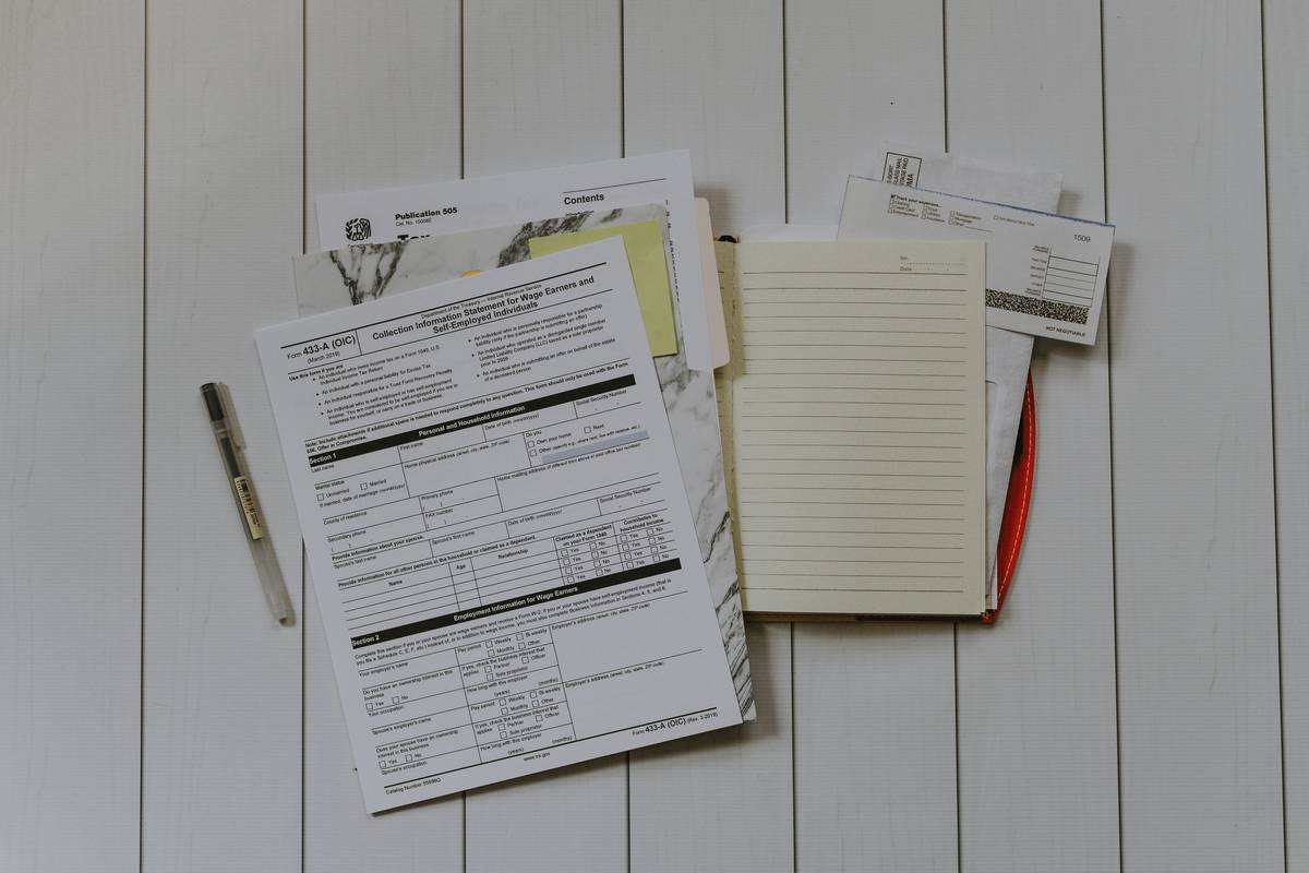 Infographic showing stages of an insurance claim timeline