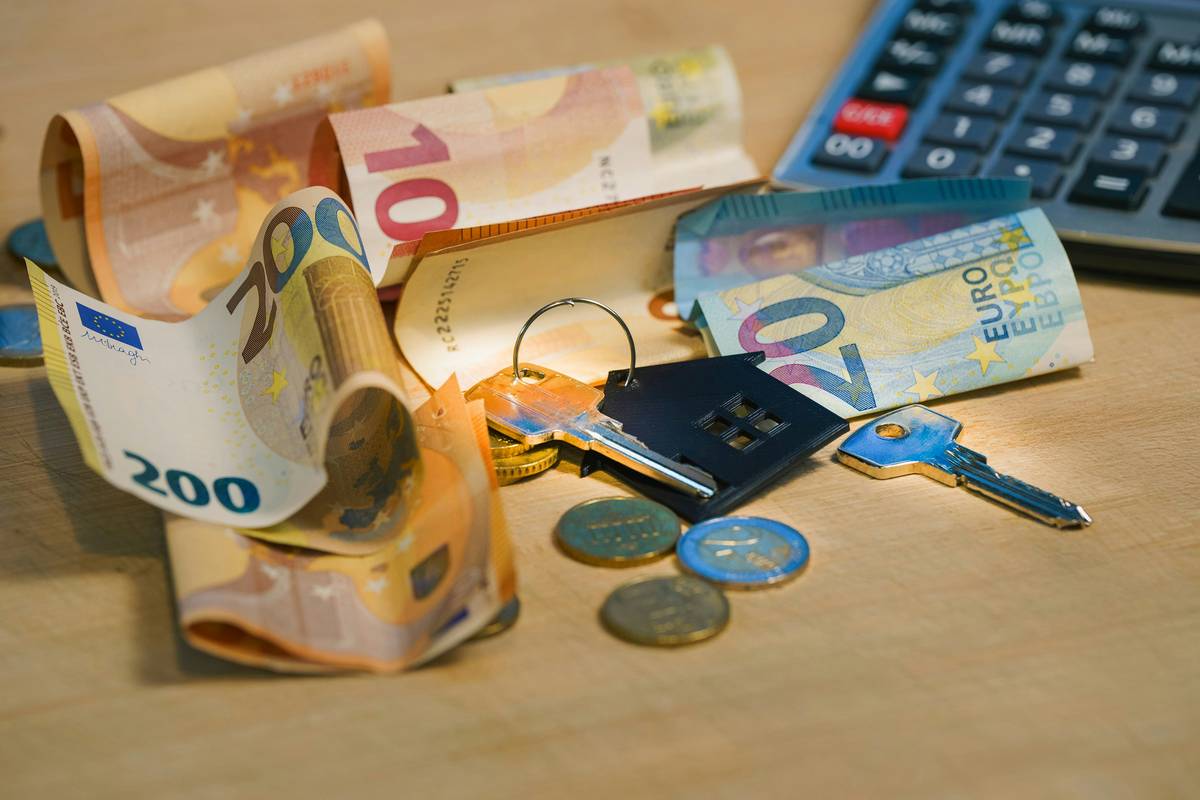 Infographic showing stats on disability risks and financial impacts