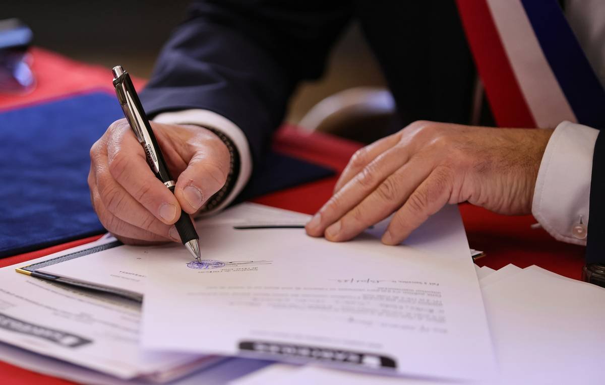What Are Insurance Long Term Care Benefits—And Why Most People Wait Too Long to Claim Them
